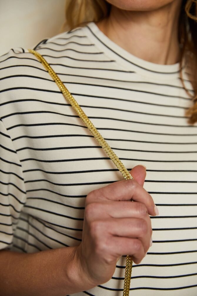 GOLD BRACELET BAG STRAP - Image 3