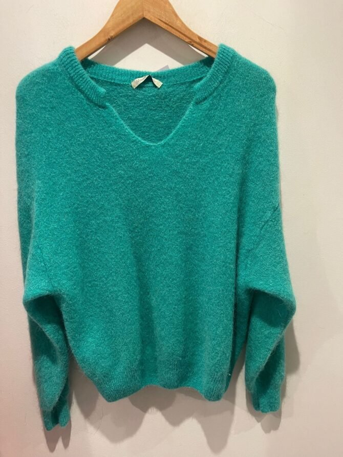 8905 OPEN NECK JUMPER